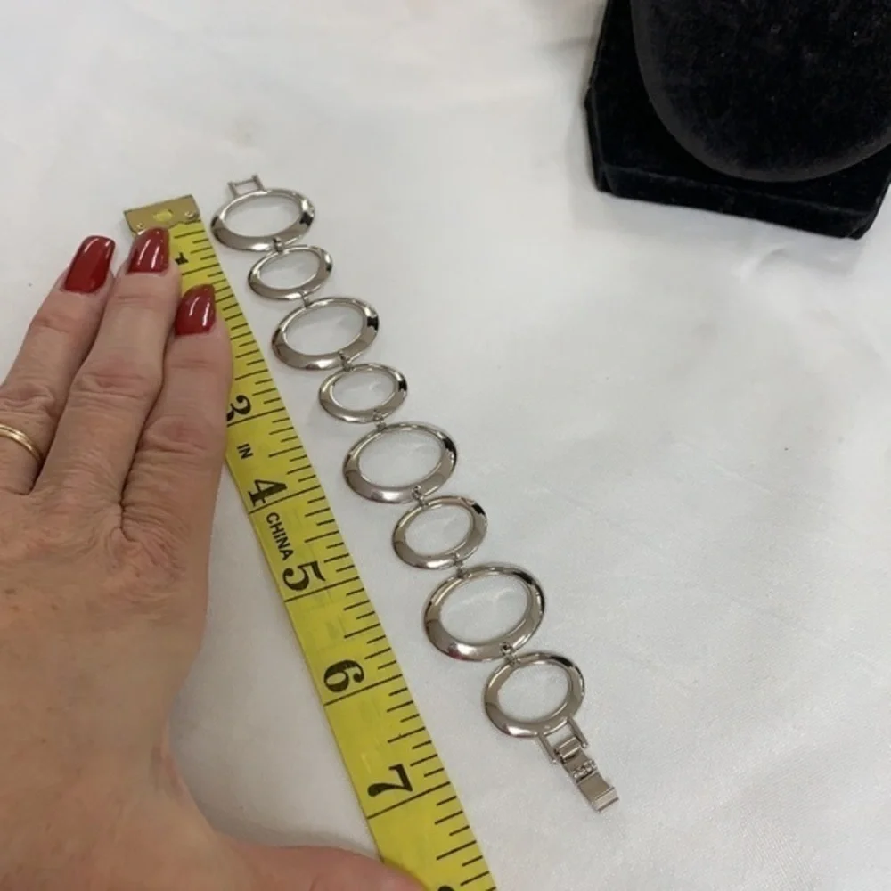 Lia Sophia open circle oval silver tone links